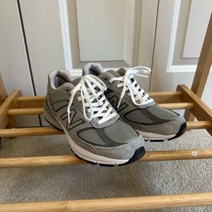 New Balance Women's 990v5 size 9
